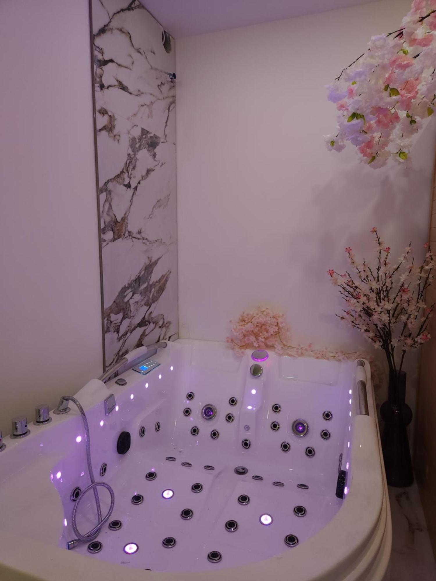New In Gdansk! Red Room In The Heart Of Gdansk - Bdsm - With A Luxury Jacuzzi And Access To A Sauna Экстерьер фото